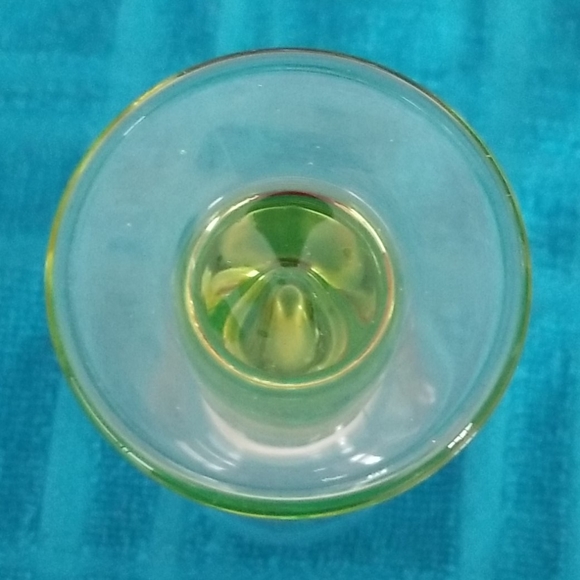 Circleware 4  goblet style shot glasses - Picture 3 of 4